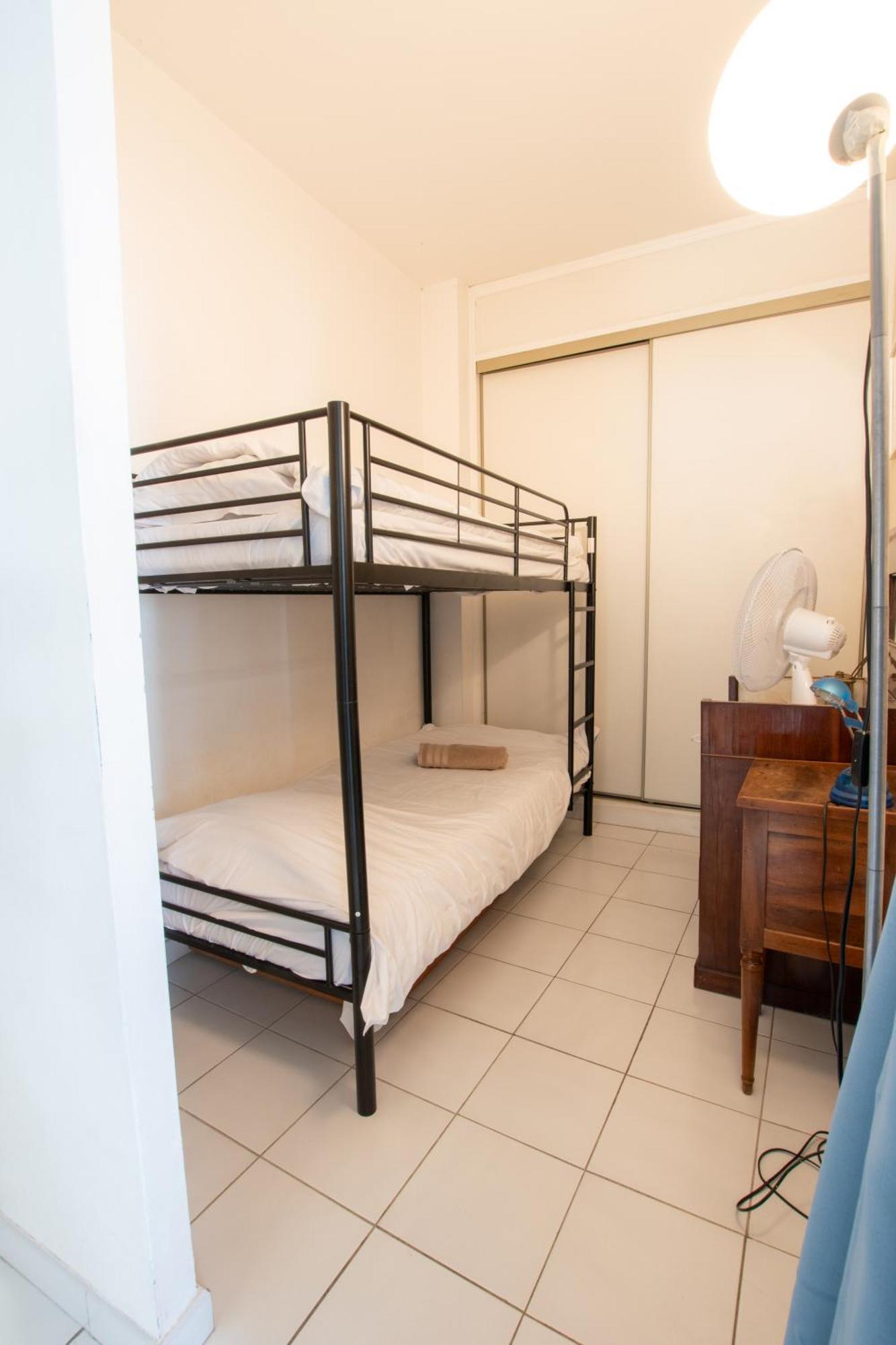 Renne - Vue Imprenable Sur Le Rhone Apartment Arles Exterior photo
